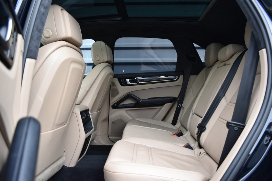 Porsche Cayenne 3.0 E-Hybrid 462pk Sport Chrono | Pano | ACC | Matrix PDLS+ | 360 Camera | Alcantara hemel | Luchtvering | Softclose |