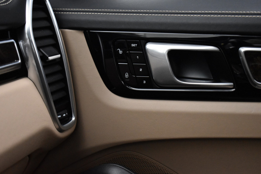 Porsche Cayenne 3.0 E-Hybrid 462pk Sport Chrono | Pano | ACC | Matrix PDLS+ | 360 Camera | Alcantara hemel | Luchtvering | Softclose |