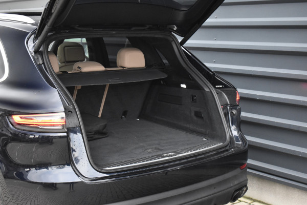 Porsche Cayenne 3.0 E-Hybrid 462pk Sport Chrono | Pano | ACC | Matrix PDLS+ | 360 Camera | Alcantara hemel | Luchtvering | Softclose |