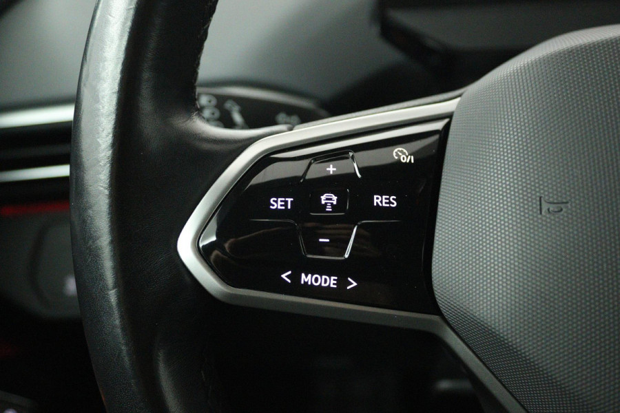 Volkswagen ID.4 First 77 kWh 93% SOH (TREKHAAK, CAMERA, STOELVERWARMING, CRUISE ADAPTIEF, SFEERVERLICHTING, PARKEERSENSOREN)