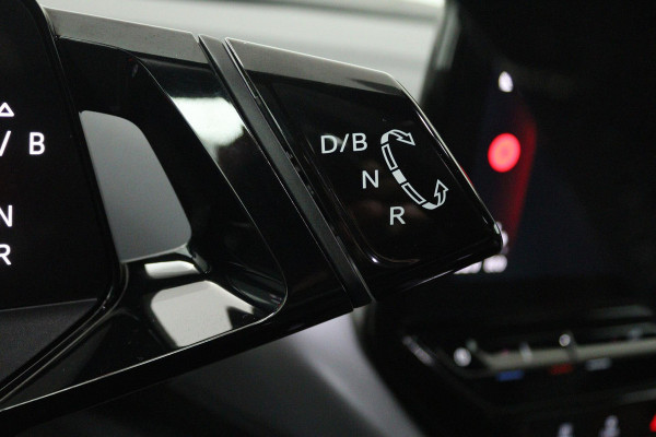 Volkswagen ID.4 First 77 kWh 93% SOH (TREKHAAK, CAMERA, STOELVERWARMING, CRUISE ADAPTIEF, SFEERVERLICHTING, PARKEERSENSOREN)