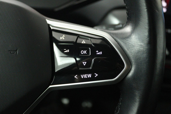 Volkswagen ID.4 First 77 kWh 93% SOH (TREKHAAK, CAMERA, STOELVERWARMING, CRUISE ADAPTIEF, SFEERVERLICHTING, PARKEERSENSOREN)
