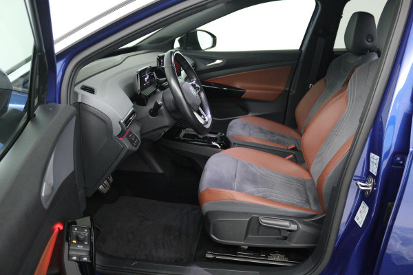 Volkswagen ID.4 First 77 kWh 93% SOH (TREKHAAK, CAMERA, STOELVERWARMING, CRUISE ADAPTIEF, SFEERVERLICHTING, PARKEERSENSOREN)