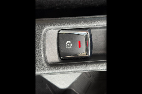 Nissan Leaf e+ 218pk 62kWh Soh 90% Leer Grootste ACCU Warmtepomp Trekhaak Business Executive Ecc Bose®-Hifi Apple Carplay Android Auto Adap. 360°Camera Stoel+Stuurverwarming Led Two-Tone lak 1e Eigenaar Origineel Nederlandse Auto