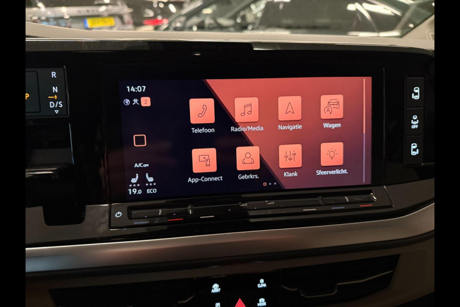 Volkswagen Multivan 1.4 eHybrid Energetic 6P PANO/NAVI/H-KARDON/H-UP/V-COCKPIT/CAM/DAB///