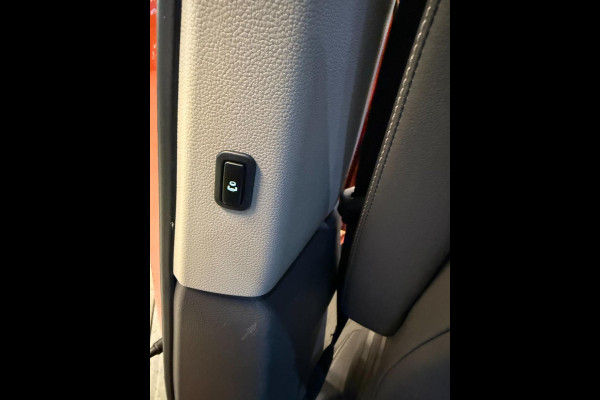 Volkswagen Multivan 1.4 eHybrid Energetic 6P PANO/NAVI/H-KARDON/H-UP/V-COCKPIT/CAM/DAB///