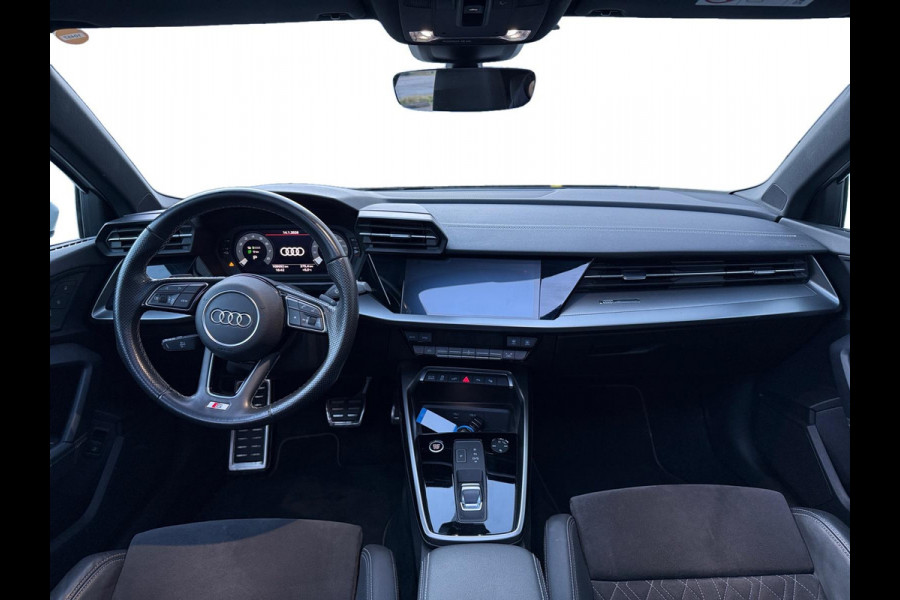 Audi A3 Sportback 40 TFSI e | 3x S Line | Pano | RS stoelen