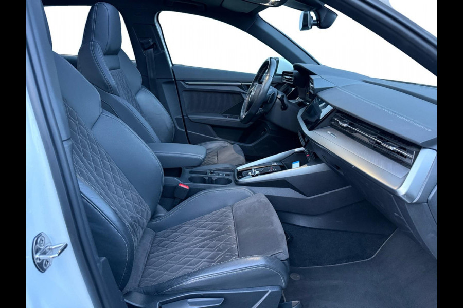 Audi A3 Sportback 40 TFSI e | 3x S Line | Pano | RS stoelen