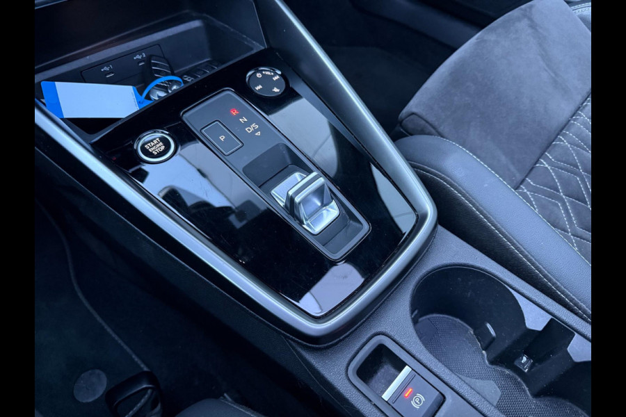 Audi A3 Sportback 40 TFSI e | 3x S Line | Pano | RS stoelen