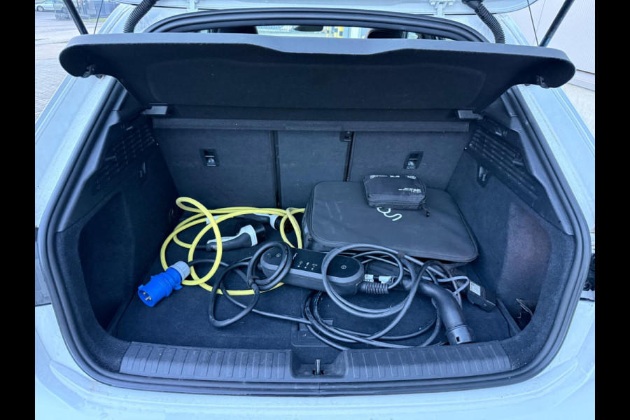 Audi A3 Sportback 40 TFSI e | 3x S Line | Pano | RS stoelen