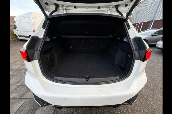 BMW 2 Serie Active Tourer 230e xDrive M-Sport 326PK | 19" LM-velgen | Lage km-stand | Multimedia | Park Assist | A-Camera | Shadow