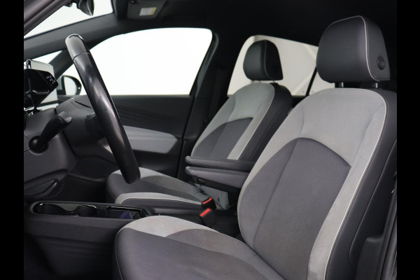 Volkswagen ID.3 First Plus 58 kWh | Stoelverwarming | Matrix LED | Adaptive cruise | Camera | Carplay | Keyless | Stuurverwarming | Navigatie | Parkeerhulp | Climate control