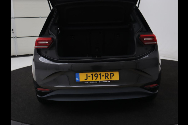 Volkswagen ID.3 First Plus 58 kWh | Stoelverwarming | Matrix LED | Adaptive cruise | Camera | Carplay | Keyless | Stuurverwarming | Navigatie | Parkeerhulp | Climate control