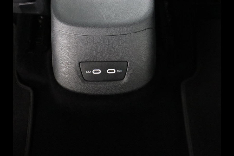 Volkswagen ID.3 First Plus 58 kWh | Stoelverwarming | Matrix LED | Adaptive cruise | Camera | Carplay | Keyless | Stuurverwarming | Navigatie | Parkeerhulp | Climate control