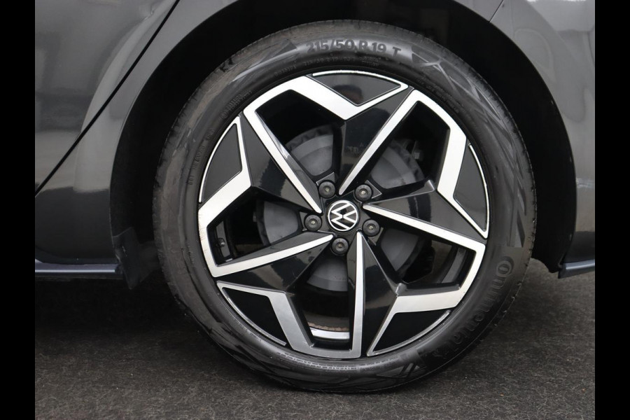 Volkswagen ID.3 First Plus 58 kWh | Stoelverwarming | Matrix LED | Adaptive cruise | Camera | Carplay | Keyless | Stuurverwarming | Navigatie | Parkeerhulp | Climate control