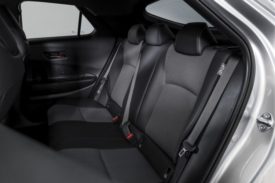 Toyota C-HR 1.8 Hybrid 140 Executive | Dig. Cockpit | Adapt. Cruise | Stoel-+Stuurverw. | Elek. Stoel | PDC | Camera | NAV + App. Connect | ECC | Elek. Klep  | LM 19" | 0023