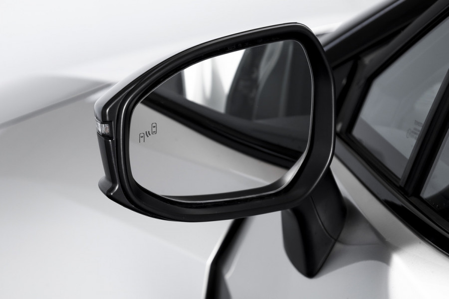 Toyota C-HR 1.8 Hybrid 140 Executive | Dig. Cockpit | Adapt. Cruise | Stoel-+Stuurverw. | Elek. Stoel | PDC | Camera | NAV + App. Connect | ECC | Elek. Klep  | LM 19" | 0023