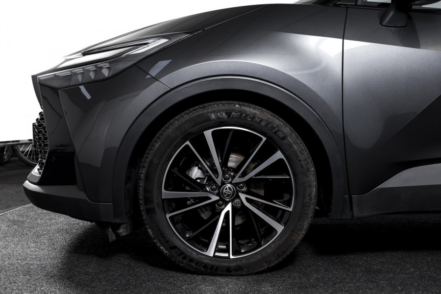 Toyota C-HR 1.8 Hybrid 140 Executive | Dig. Cockpit | Adapt. Cruise | Stoel-+Stuurverw. | Elek. Stoel | PDC | Camera | NAV + App. Connect | ECC | Elek. Klep  | LM 19" | 9926
