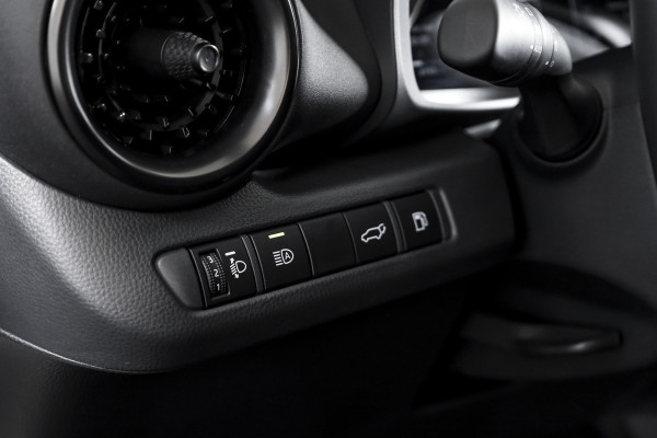 Toyota C-HR 1.8 Hybrid 140 Executive | Dig. Cockpit | Adapt. Cruise | Stoel-+Stuurverw. | Elek. Stoel | PDC | Camera | NAV + App. Connect | ECC | Elek. Klep  | LM 19" | 9926