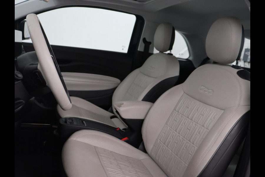 Fiat 500E La Prima 42 kWh | Schuifdak | Leder | Adaptive cruise | Stoelverwarming | Camera | Carplay | Navigatie | Full LED | Keyless | Parkeerhulp | Dodehoek detectie | Climate control