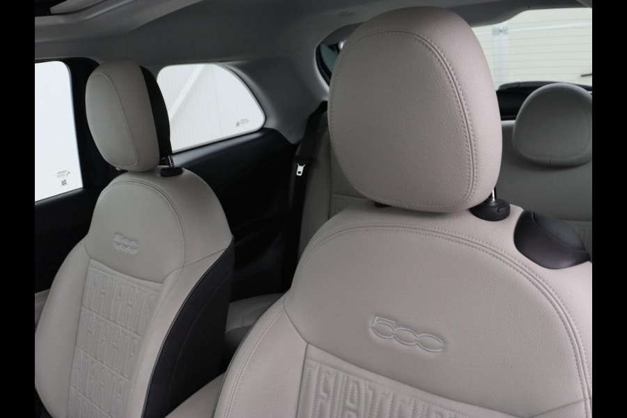 Fiat 500E La Prima 42 kWh | Schuifdak | Leder | Adaptive cruise | Stoelverwarming | Camera | Carplay | Navigatie | Full LED | Keyless | Parkeerhulp | Dodehoek detectie | Climate control