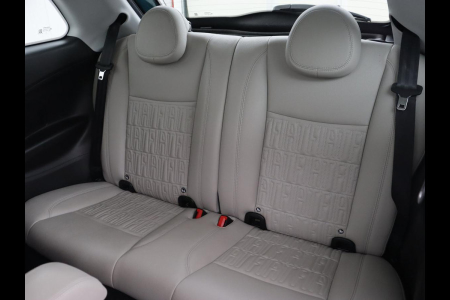 Fiat 500E La Prima 42 kWh | Schuifdak | Leder | Adaptive cruise | Stoelverwarming | Camera | Carplay | Navigatie | Full LED | Keyless | Parkeerhulp | Dodehoek detectie | Climate control