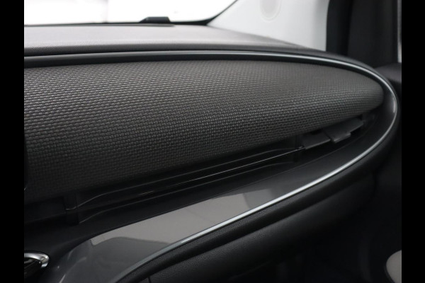 Fiat 500E La Prima 42 kWh | Schuifdak | Leder | Adaptive cruise | Stoelverwarming | Camera | Carplay | Navigatie | Full LED | Keyless | Parkeerhulp | Dodehoek detectie | Climate control