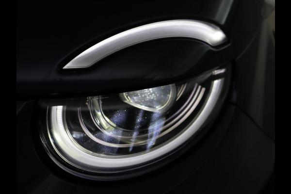 Fiat 500E La Prima 42 kWh | Schuifdak | Leder | Adaptive cruise | Stoelverwarming | Camera | Carplay | Navigatie | Full LED | Keyless | Parkeerhulp | Dodehoek detectie | Climate control