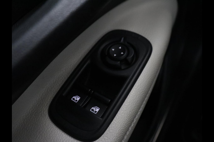 Fiat 500E La Prima 42 kWh | Schuifdak | Leder | Adaptive cruise | Stoelverwarming | Camera | Carplay | Navigatie | Full LED | Keyless | Parkeerhulp | Dodehoek detectie | Climate control