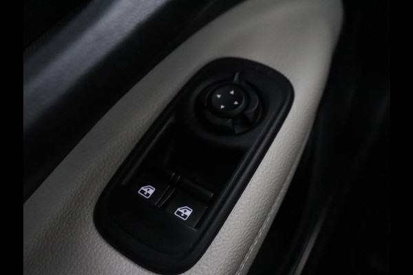 Fiat 500E La Prima 42 kWh | Schuifdak | Leder | Adaptive cruise | Stoelverwarming | Camera | Carplay | Navigatie | Full LED | Keyless | Parkeerhulp | Dodehoek detectie | Climate control