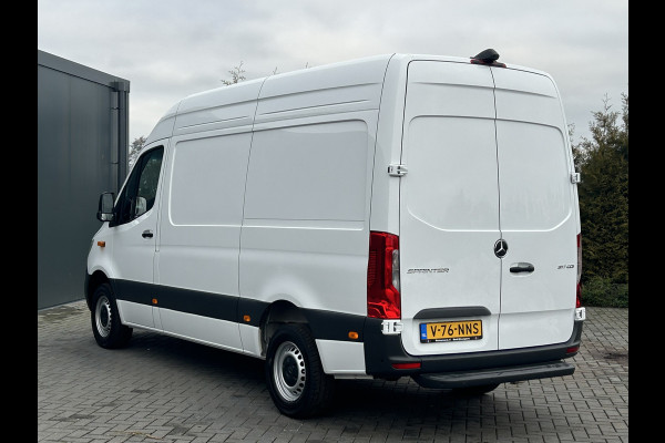 Mercedes-Benz Sprinter 317 CDI AUTOMAAT FACE-LIFT 3.5T RWD / L2H2 / *** 9.061 KM !!*** / LED / STOELVERW / DODEHOEK / MBUX 270 A DEUREN / AIRCO / CRUIS
