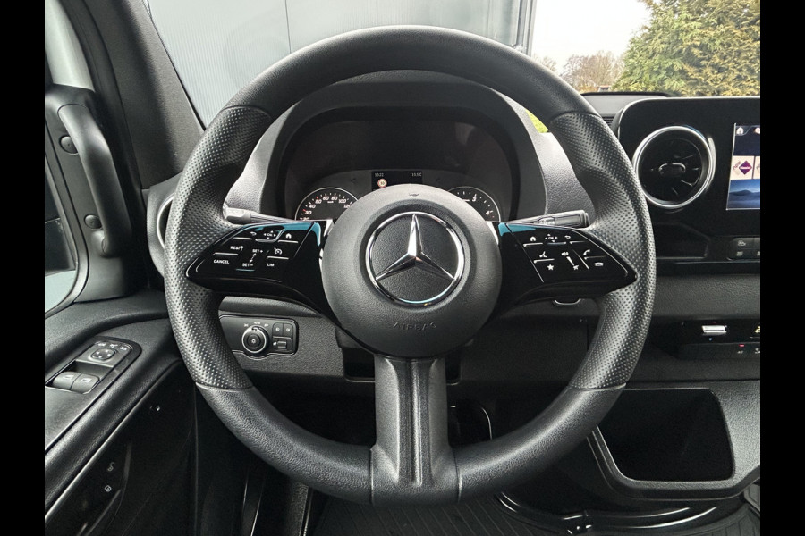 Mercedes-Benz Sprinter 317 CDI AUTOMAAT FACE-LIFT 3.5T RWD / L2H2 / *** 9.061 KM !!*** / LED / STOELVERW / DODEHOEK / MBUX 270 A DEUREN / AIRCO / CRUIS