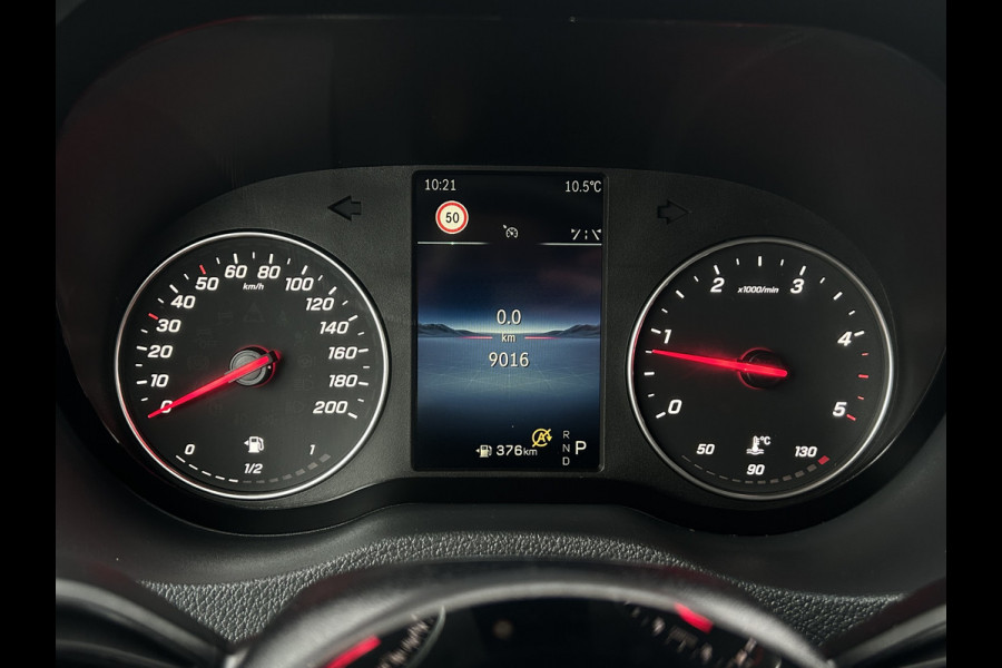 Mercedes-Benz Sprinter 317 CDI AUTOMAAT FACE-LIFT 3.5T RWD / L2H2 / *** 9.061 KM !!*** / LED / STOELVERW / DODEHOEK / MBUX 270 A DEUREN / AIRCO / CRUIS