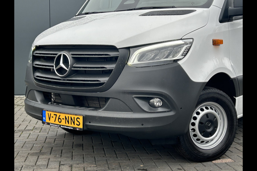 Mercedes-Benz Sprinter 317 CDI AUTOMAAT FACE-LIFT 3.5T RWD / L2H2 / *** 9.061 KM !!*** / LED / STOELVERW / DODEHOEK / MBUX 270 A DEUREN / AIRCO / CRUIS
