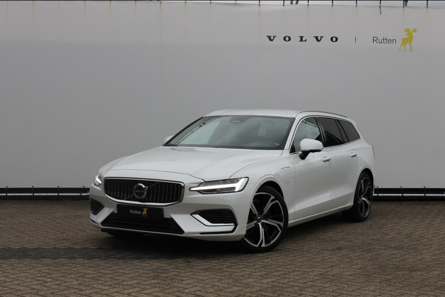 Volvo V60 T6 350PK Plug-in hybrid AWD Plus Bright Long Range / 19" lichtmetalen velgen / Harman Kardon Audio / Adaptieve Cruise Control / Elektrisch verstelbare voorstoelen met geheugen