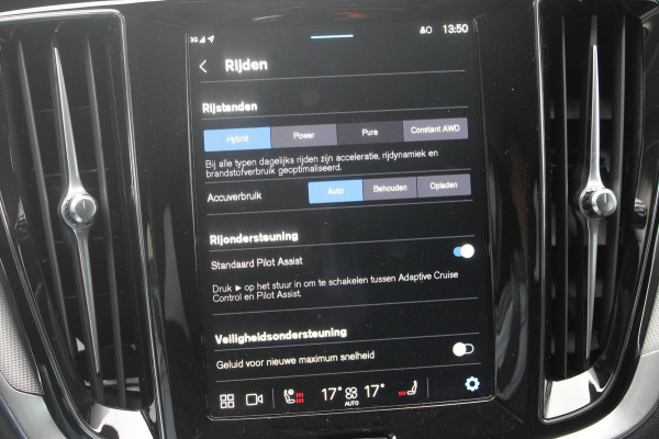 Volvo V60 T6 350PK Plug-in hybrid AWD Plus Bright Long Range / 19" lichtmetalen velgen / Harman Kardon Audio / Adaptieve Cruise Control / Elektrisch verstelbare voorstoelen met geheugen