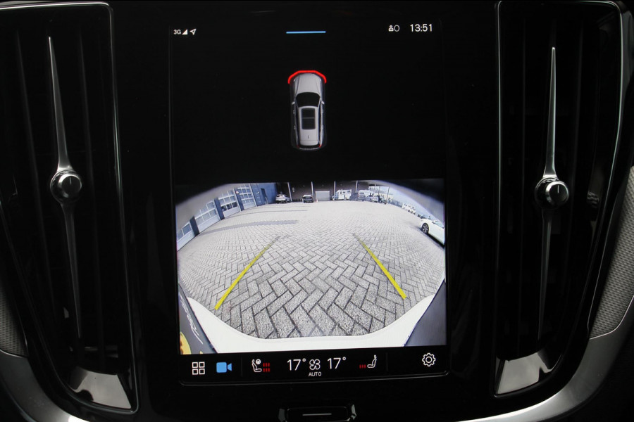 Volvo V60 T6 350PK Plug-in hybrid AWD Plus Bright Long Range / 19" lichtmetalen velgen / Harman Kardon Audio / Adaptieve Cruise Control / Elektrisch verstelbare voorstoelen met geheugen