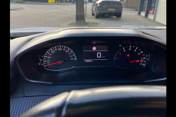 Peugeot 2008 1.2 PureTech Active Pack - Navigatie / Apple CarPlay I Airco I LED I Veiligheid pakket I Dealer onderhouden