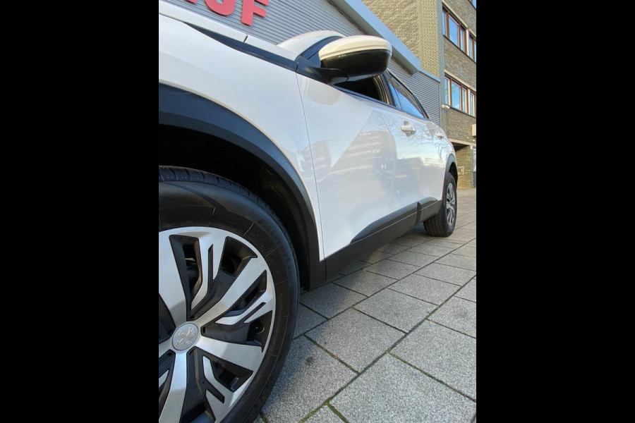 Peugeot 2008 1.2 PureTech Active Pack - Navigatie / Apple CarPlay I Airco I LED I Veiligheid pakket I Dealer onderhouden