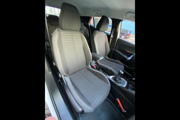 Peugeot 2008 1.2 PureTech Active Pack - Navigatie / Apple CarPlay I Airco I LED I Veiligheid pakket I Dealer onderhouden