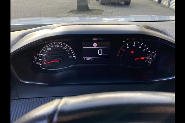 Peugeot 2008 1.2 PureTech Active Pack - Navigatie / Apple CarPlay I Airco I LED I Veiligheid pakket I Dealer onderhouden