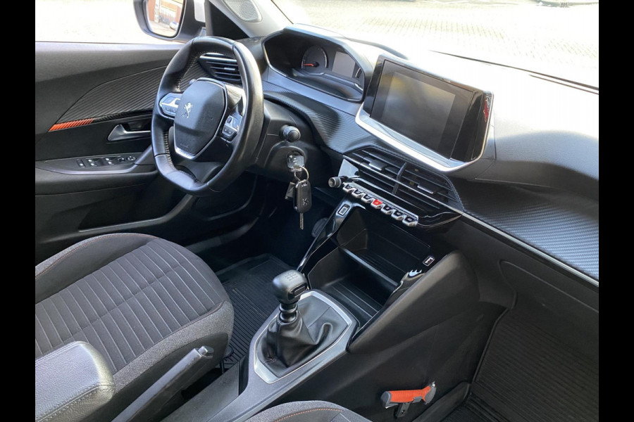 Peugeot 2008 1.2 PureTech Active Pack - Navigatie / Apple CarPlay I Airco I LED I Veiligheid pakket I Dealer onderhouden