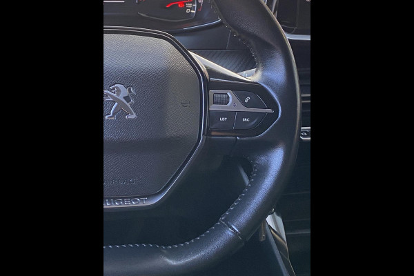 Peugeot 2008 1.2 PureTech Active Pack - Navigatie / Apple CarPlay I Airco I LED I Veiligheid pakket I Dealer onderhouden