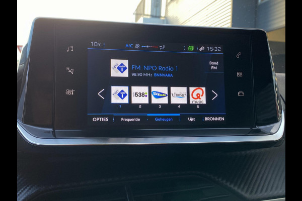 Peugeot 2008 1.2 PureTech Active Pack - Navigatie / Apple CarPlay I Airco I LED I Veiligheid pakket I Dealer onderhouden