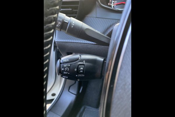 Peugeot 2008 1.2 PureTech Active Pack - Navigatie / Apple CarPlay I Airco I LED I Veiligheid pakket I Dealer onderhouden
