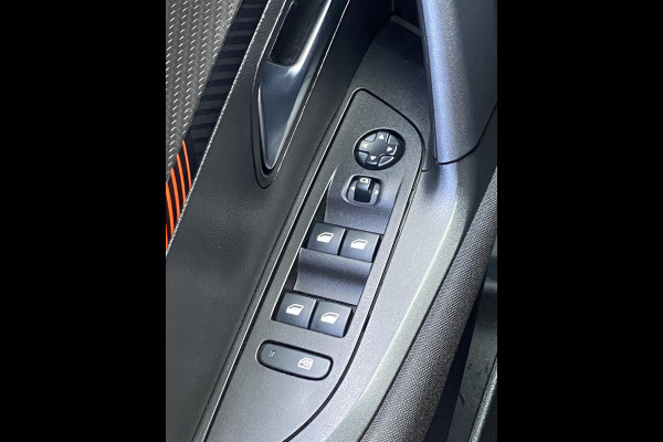 Peugeot 2008 1.2 PureTech Active Pack - Navigatie / Apple CarPlay I Airco I LED I Veiligheid pakket I Dealer onderhouden