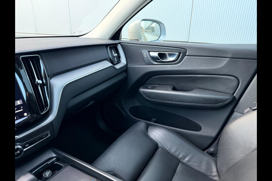 Volvo XC60 2.0 T6 Recharge AWD | PHEV | Pano | Leder | Camera