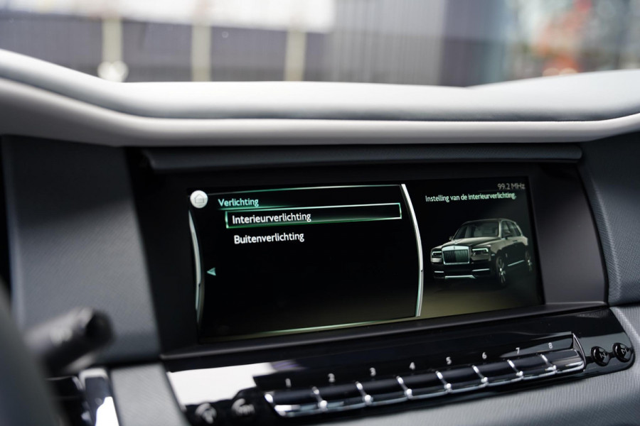 Rolls-Royce Cullinan 6.75 V12 / Bespoke Audio / Starlight / Twin-Coachline