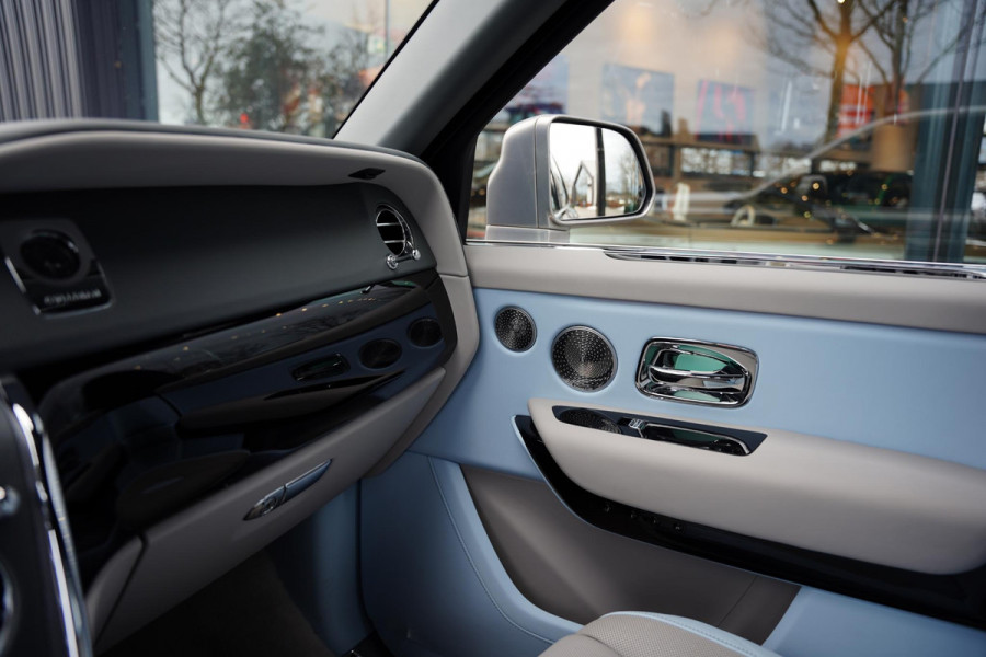 Rolls-Royce Cullinan 6.75 V12 / Bespoke Audio / Starlight / Twin-Coachline