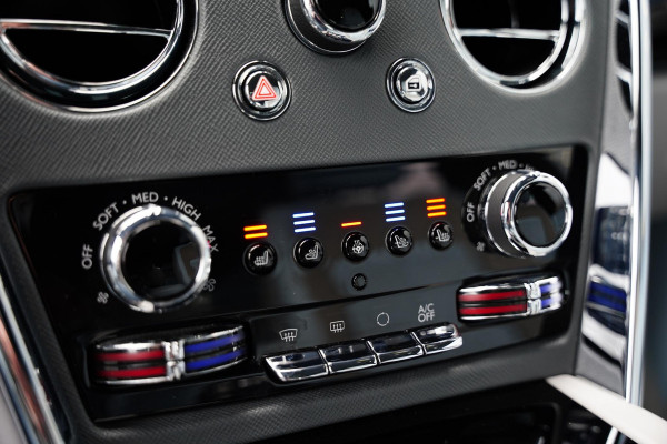 Rolls-Royce Cullinan 6.75 V12 / Bespoke Audio / Starlight / Twin-Coachline